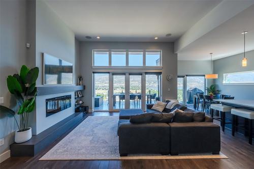 104 View Way, Penticton, BC - Indoor Photo Showing Living Room With Fireplace