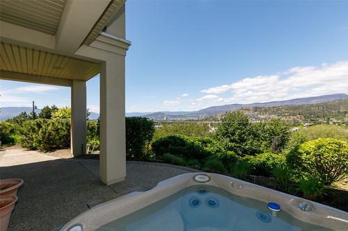 648 Denali Drive, Kelowna, BC - Outdoor