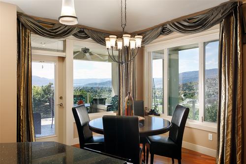 648 Denali Drive, Kelowna, BC - Indoor Photo Showing Dining Room