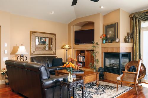 648 Denali Drive, Kelowna, BC - Indoor Photo Showing Living Room With Fireplace