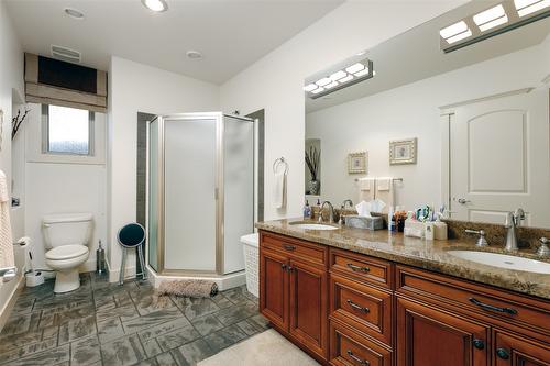 648 Denali Drive, Kelowna, BC - Indoor Photo Showing Bathroom