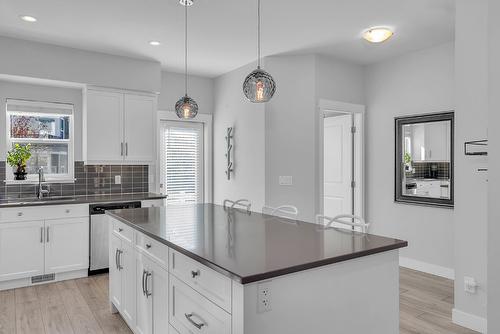 80-2490 Tuscany Drive, West Kelowna, BC - Indoor Photo Showing Kitchen With Upgraded Kitchen