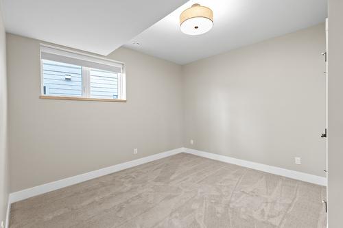 196 Summer Wood Drive, Kelowna, BC - Indoor Photo Showing Other Room