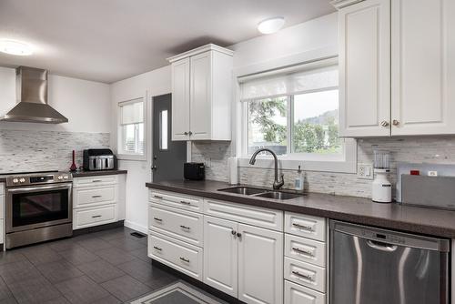 2640 Thacker Drive, West Kelowna, BC - Indoor Photo Showing Kitchen With Stainless Steel Kitchen With Double Sink