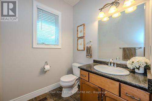 122 Kortright Road E, Guelph (Village), ON - Indoor Photo Showing Bathroom