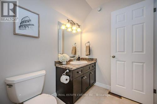 122 Kortright Road E, Guelph (Village), ON - Indoor Photo Showing Bathroom