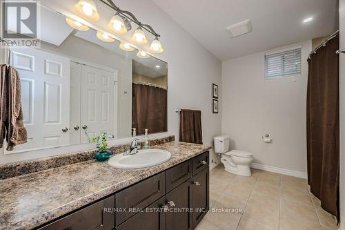 122 Kortright Road E, Guelph (Village), ON - Indoor Photo Showing Bathroom