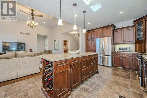 122 Kortright Road E, Guelph (Village), ON - Indoor Photo Showing Kitchen With Upgraded Kitchen