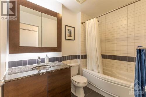 324 Laurier Avenue Unit#2109, Ottawa, ON - Indoor Photo Showing Bathroom