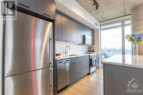 324 Laurier Avenue Unit#2109, Ottawa, ON - Indoor Photo Showing Kitchen With Stainless Steel Kitchen With Upgraded Kitchen