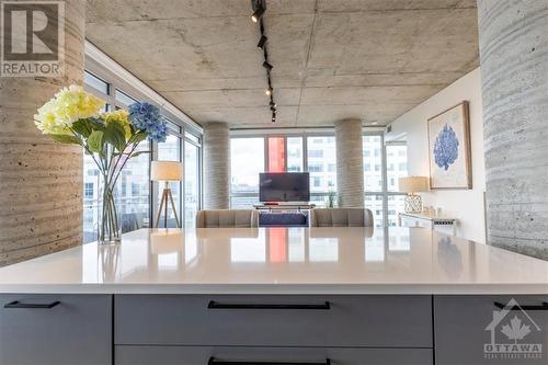 324 Laurier Avenue Unit#2109, Ottawa, ON - Indoor Photo Showing Kitchen