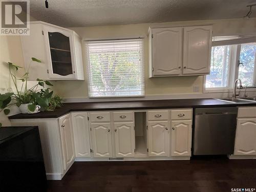 126 Bothwell Crescent, Regina, SK - Indoor Photo Showing Kitchen