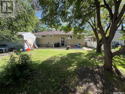 126 Bothwell Crescent, Regina, SK - Outdoor With Backyard