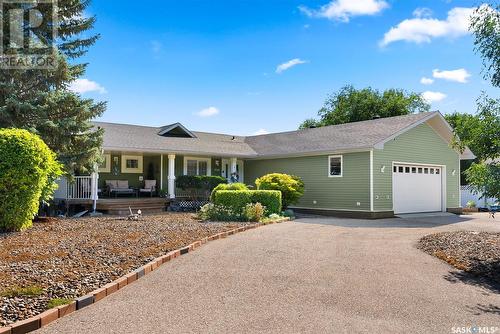 1516 Grand Avenue, Buena Vista, SK - Outdoor With Facade