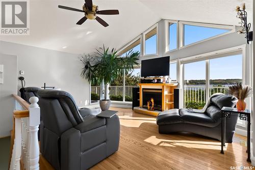 1516 Grand Avenue, Buena Vista, SK - Indoor Photo Showing Living Room With Fireplace