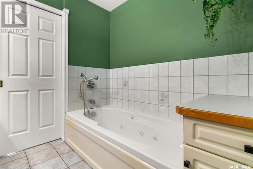 1516 Grand Avenue, Buena Vista, SK - Indoor Photo Showing Bathroom