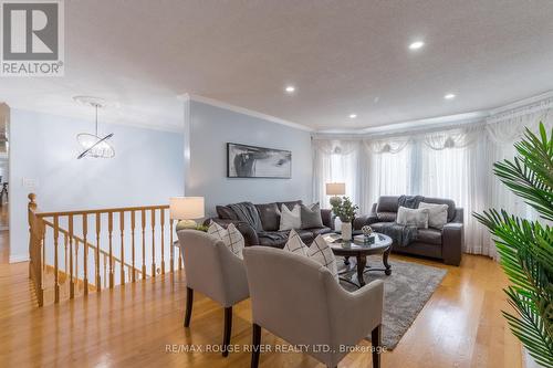 1600 Forster Avenue, Peterborough, ON - Indoor Photo Showing Living Room