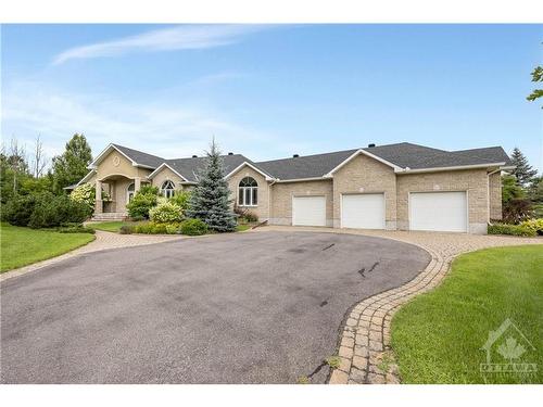 5737 Stuewe Drive, Ottawa, ON 