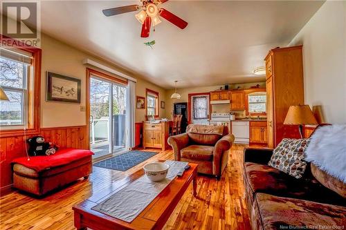 2840 127 Highway Unit# 6, Bayside, NB - Indoor Photo Showing Living Room