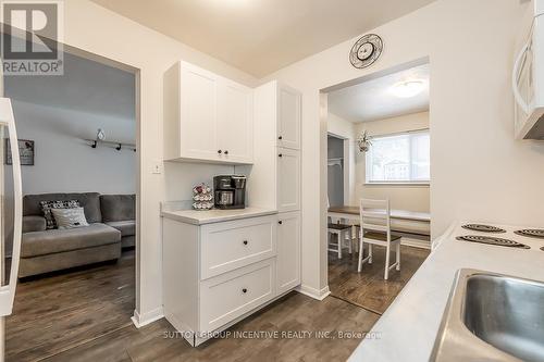 12 Chaucer Crescent, Barrie (Letitia Heights), ON - Indoor Photo Showing Kitchen