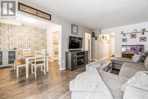 12 Chaucer Crescent, Barrie (Letitia Heights), ON - Indoor Photo Showing Living Room