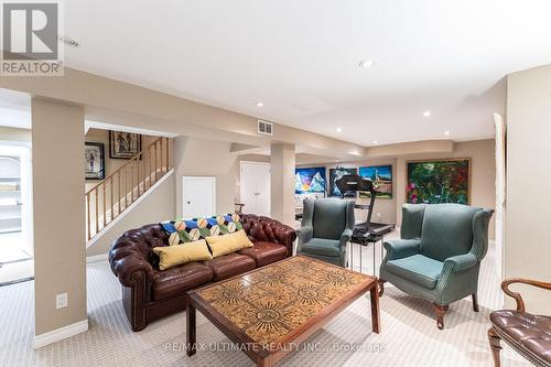 1840 Pine Siskin Court, Mississauga, ON - Indoor Photo Showing Living Room