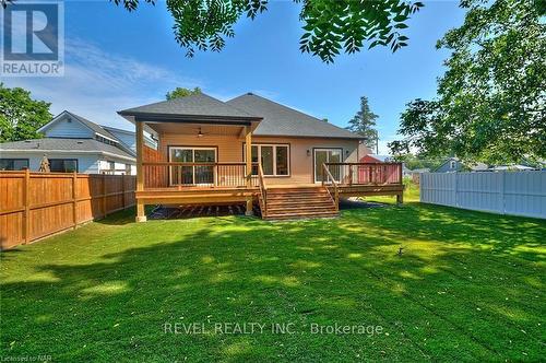 3747 Dominion Road, Fort Erie, ON - Outdoor With Deck Patio Veranda With Backyard