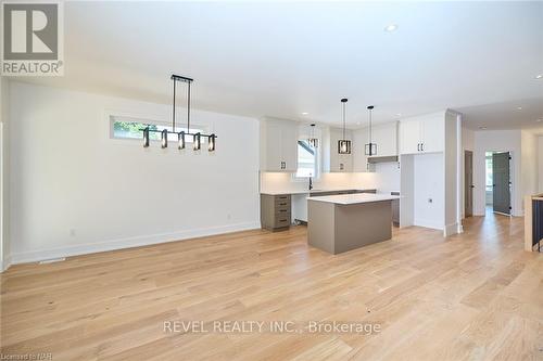 3747 Dominion Road, Fort Erie, ON - Indoor Photo Showing Kitchen