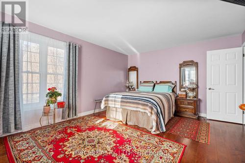 7000 Windsor Crescent, Niagara Falls, ON - Indoor Photo Showing Bedroom