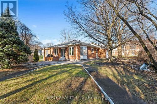 7000 Windsor Crescent, Niagara Falls, ON - Outdoor