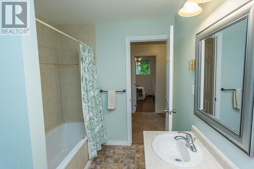 11 Golf Range Cres, Sault Ste. Marie, ON - Indoor Photo Showing Bathroom