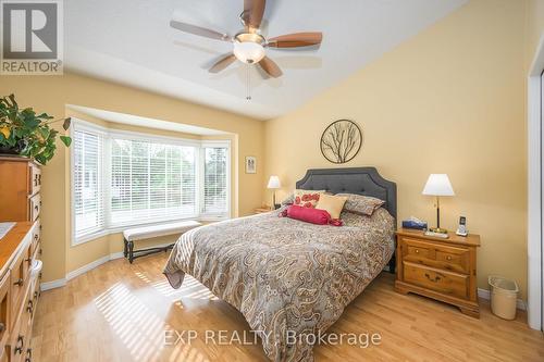 22 - 1077 Hamilton Road, London, ON - Indoor Photo Showing Bedroom