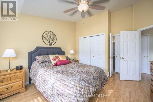 22 - 1077 Hamilton Road, London, ON - Indoor Photo Showing Bedroom