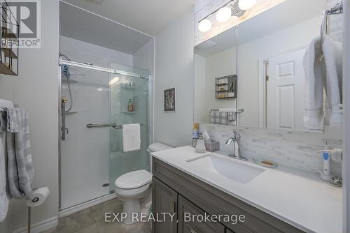 22 - 1077 Hamilton Road, London, ON - Indoor Photo Showing Bathroom