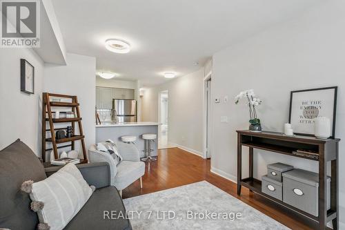 708 - 4968 Yonge Street, Toronto (Lansing-Westgate), ON - Indoor Photo Showing Living Room