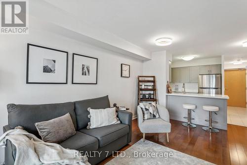 708 - 4968 Yonge Street, Toronto (Lansing-Westgate), ON - Indoor Photo Showing Living Room