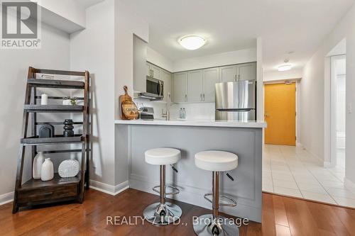 708 - 4968 Yonge Street, Toronto (Lansing-Westgate), ON - Indoor Photo Showing Kitchen With Upgraded Kitchen