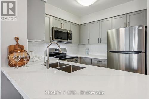 708 - 4968 Yonge Street, Toronto (Lansing-Westgate), ON - Indoor Photo Showing Kitchen With Double Sink With Upgraded Kitchen