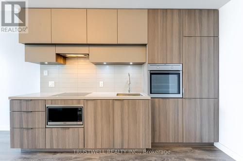 2106 - 8 Eglinton Avenue E, Toronto (Mount Pleasant West), ON - Indoor Photo Showing Kitchen