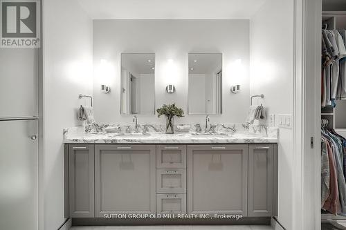 412 - 1 Strathgowan Avenue, Toronto (Lawrence Park South), ON - Indoor Photo Showing Bathroom