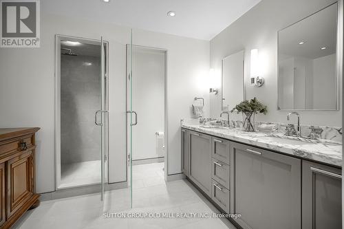 412 - 1 Strathgowan Avenue, Toronto (Lawrence Park South), ON - Indoor Photo Showing Bathroom