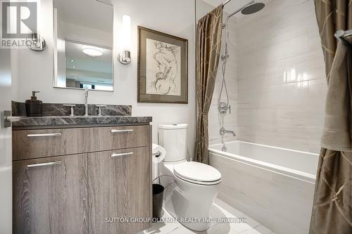 412 - 1 Strathgowan Avenue, Toronto (Lawrence Park South), ON - Indoor Photo Showing Bathroom