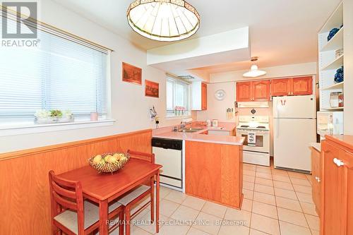 59 Wareside Road, Toronto (Etobicoke West Mall), ON - Indoor Photo Showing Kitchen