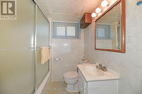 59 Wareside Road, Toronto (Etobicoke West Mall), ON - Indoor Photo Showing Bathroom