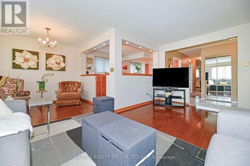 59 Wareside Road, Toronto (Etobicoke West Mall), ON - Indoor Photo Showing Living Room