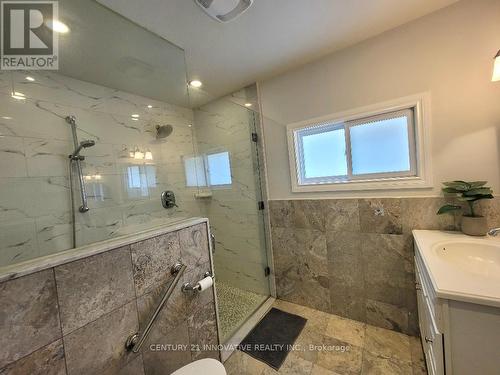 29 Hillary Avenue, Toronto (Keelesdale-Eglinton West), ON - Indoor Photo Showing Bathroom