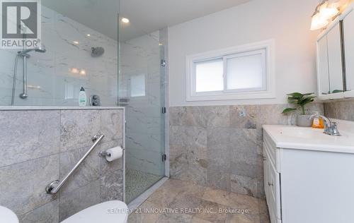 29 Hillary Avenue, Toronto (Keelesdale-Eglinton West), ON - Indoor Photo Showing Bathroom