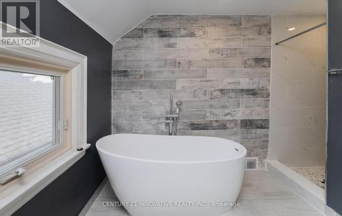 29 Hillary Avenue, Toronto (Keelesdale-Eglinton West), ON - Indoor Photo Showing Bathroom