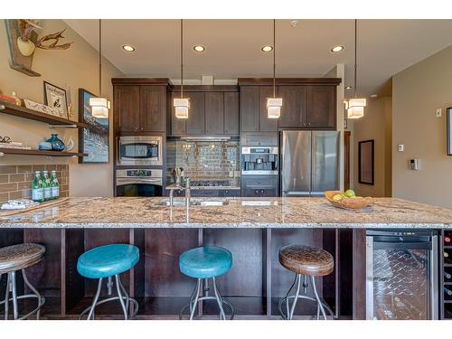 302A - 901 2Nd Avenue, Fernie, BC - Indoor Photo Showing Kitchen With Double Sink With Upgraded Kitchen