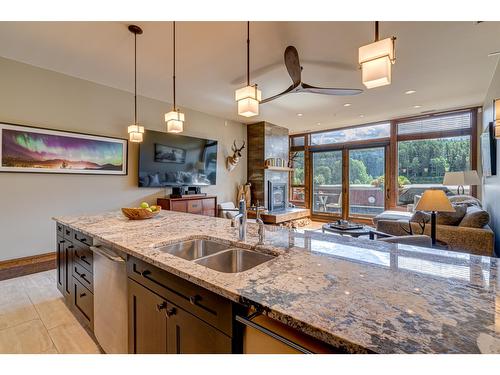 302A - 901 2Nd Avenue, Fernie, BC - Indoor Photo Showing Kitchen With Double Sink